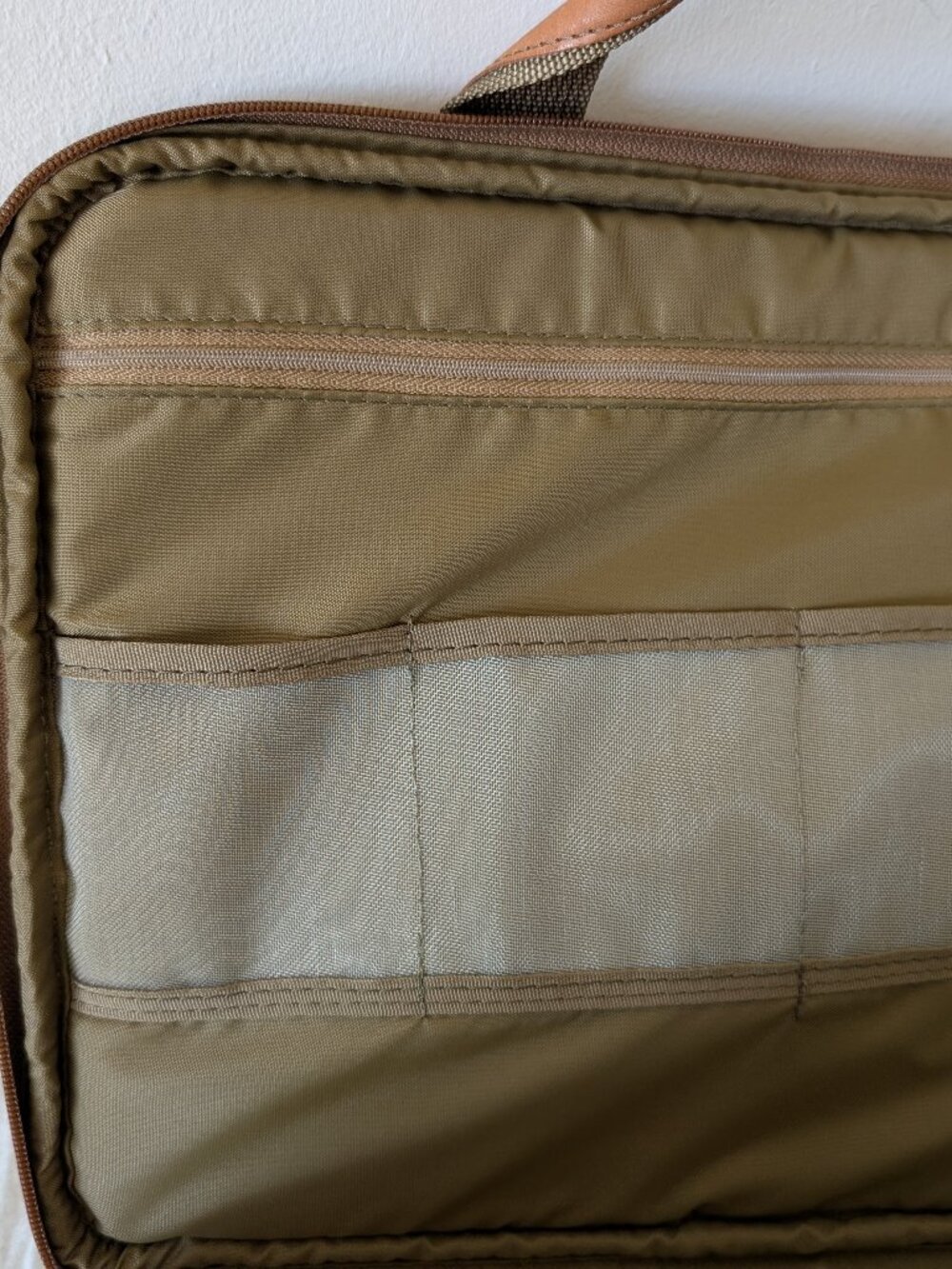 Hartmann Belting Leather Briefcase or Computer Case, Dual Compartment - Picture 11 of 16